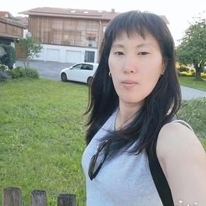 Meet your Posher, Lily